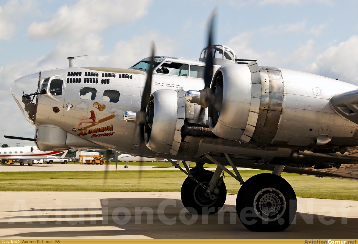 AviationCorner.net - Aircraft photography - Boeing B-17G Flying Fortress